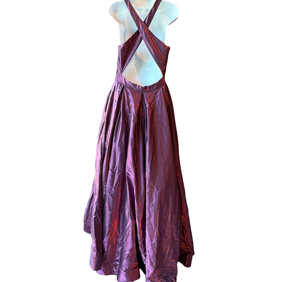 Sherri Hill Metálico Ciruela Halter Espalda Abierta Vestido de Baile de graduación Vestido Formal Talla 12 Foto 4 de 4