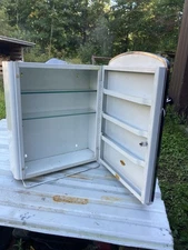 Vintage Lawson Han-De-Dor Wall Mount Mirrored Medicine Cabinet w/ Towel Rod