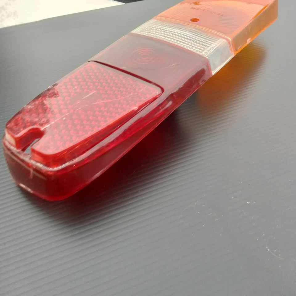 Volvo 145 1969 conductor/lente de luz trasera izquierda **Hella original--como se quitó** Foto 3 de 4