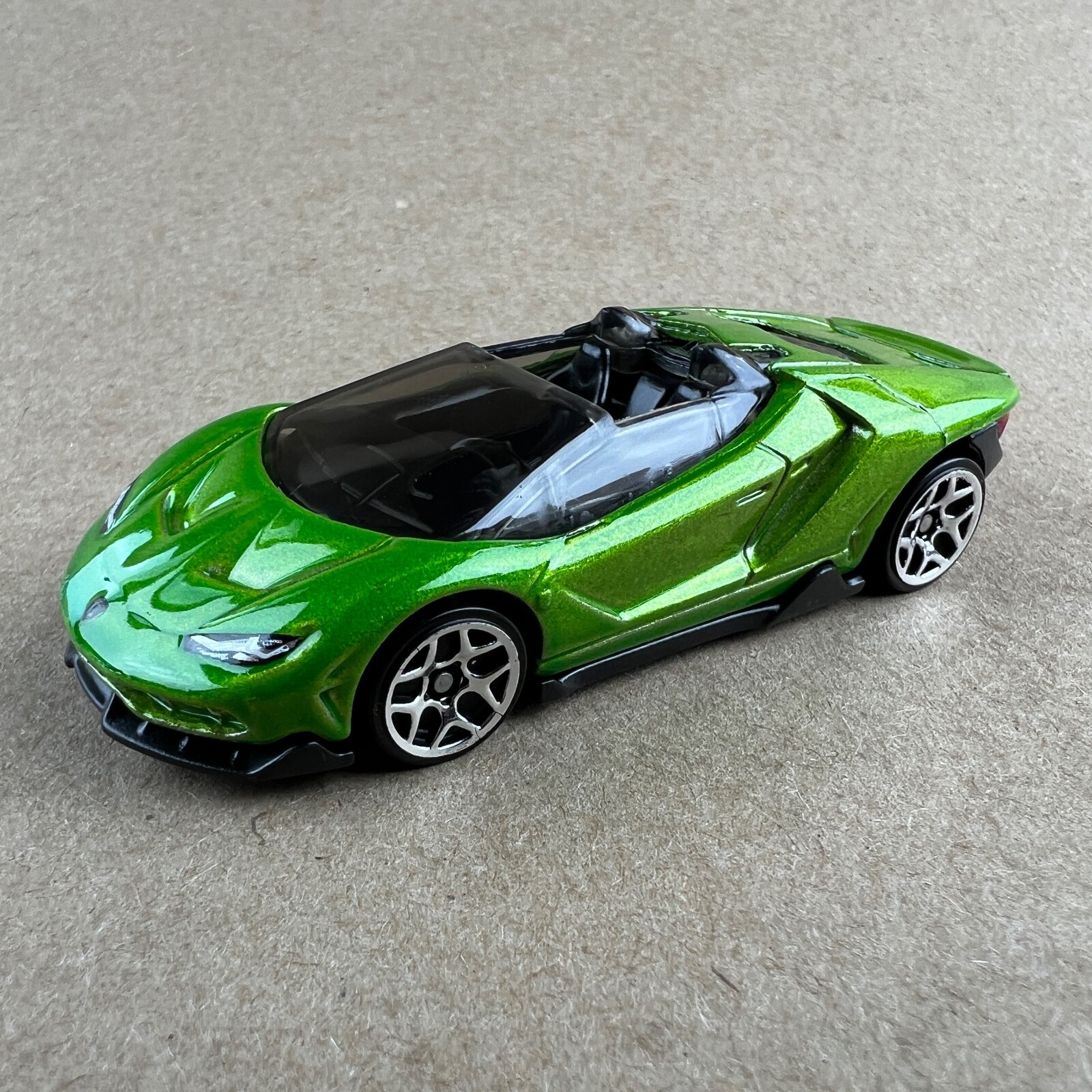 Hot Wheels 16 Lamborghini Centenario Roadster Green 1:64 Diecast Car Loose