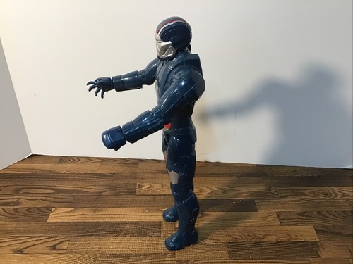2013 MARVEL TITAN HERO SERIES - Iron Patriot IRON MAN 3 POSABLE 12' FIGURE - Picture 2 of 6