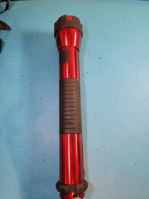 SNAP-ON FLASHLIGHT  2D CELL  VIRTUALLY UNBREAKABLE SOLD AS IS