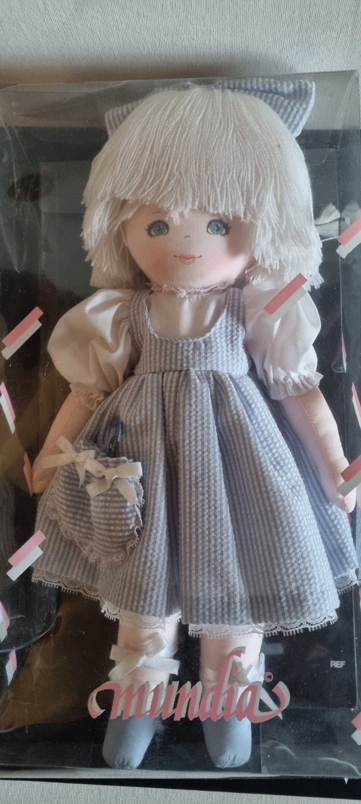 Poupée tissu Mundia Myosotis souvenir des années 80 fait main neuve