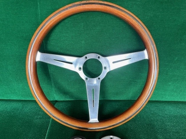NARDI classic 36.5mm wood steering wheel with horn button. Used from Japan. - Image 3 of 4