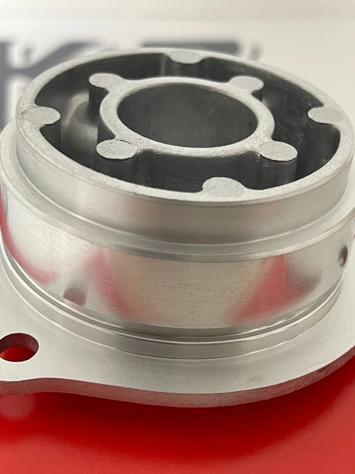 YAMAHA V STAR XVS 1100 5EL-13448-00-00 CUSTOM CLASSIC SILVERARO OIL FILTER COVER - Image 2 of 4