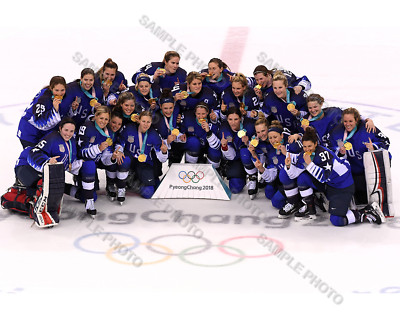 2018 USA Women's Olympic Hockey Team Gold Medal PyeongChang 11x14 Photo 
