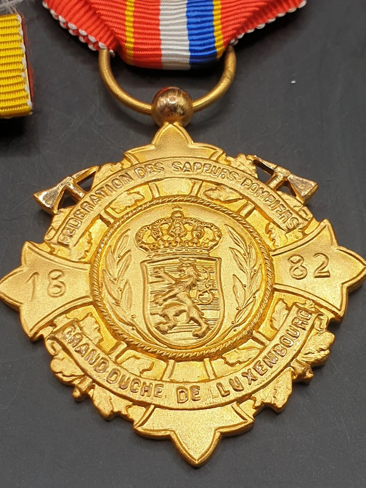 Feuerwehr Medaille Luxemburg sapeurs pompiers 1882 Abzeichen Orden Etui Spange - Bild 2 von 4