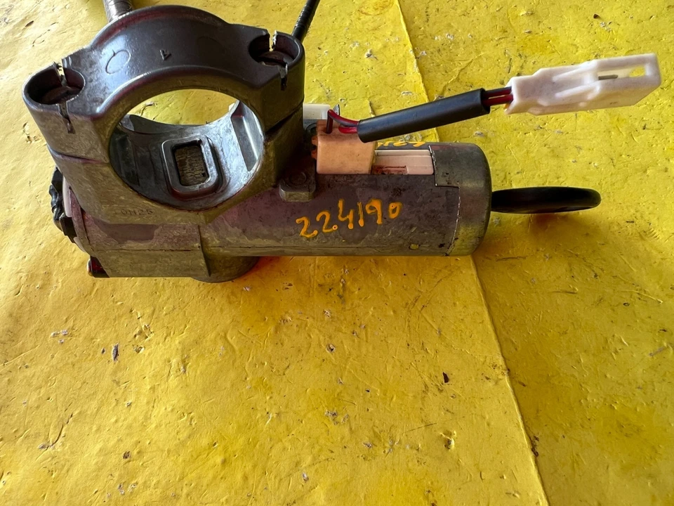 1998-2001 日产 Frontier 点火开关锁带钥匙玻璃杯手动 trans OEM — 第 3/4 张图片