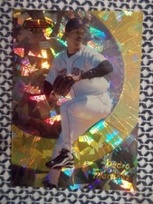1998 BOWMAN'S BEST Atomic Refractor PEDRO MARTINEZ 10 / 100