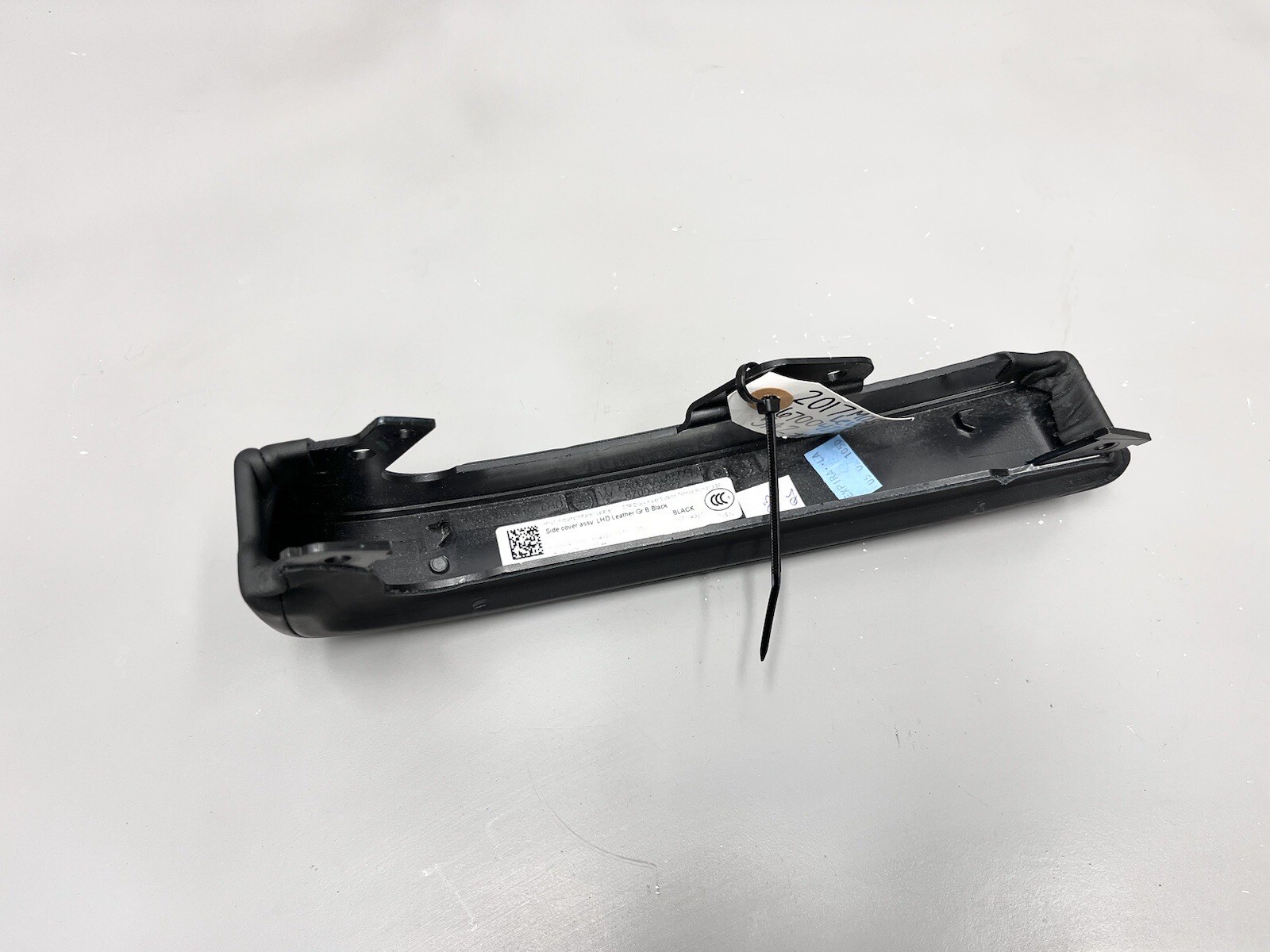 ⭐️2017-2020 MASERATI LEVANTE M161 FRONT RIGHT TRIM PANEL - BLACK 670042322 OEM