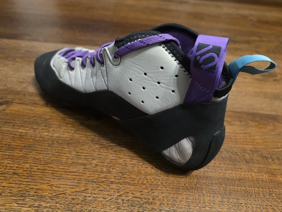 Size 9.5 adidas 5.10 Five Ten Grandstone Climbing Shoes Black Purple BC0866 Men - Image 3 of 4