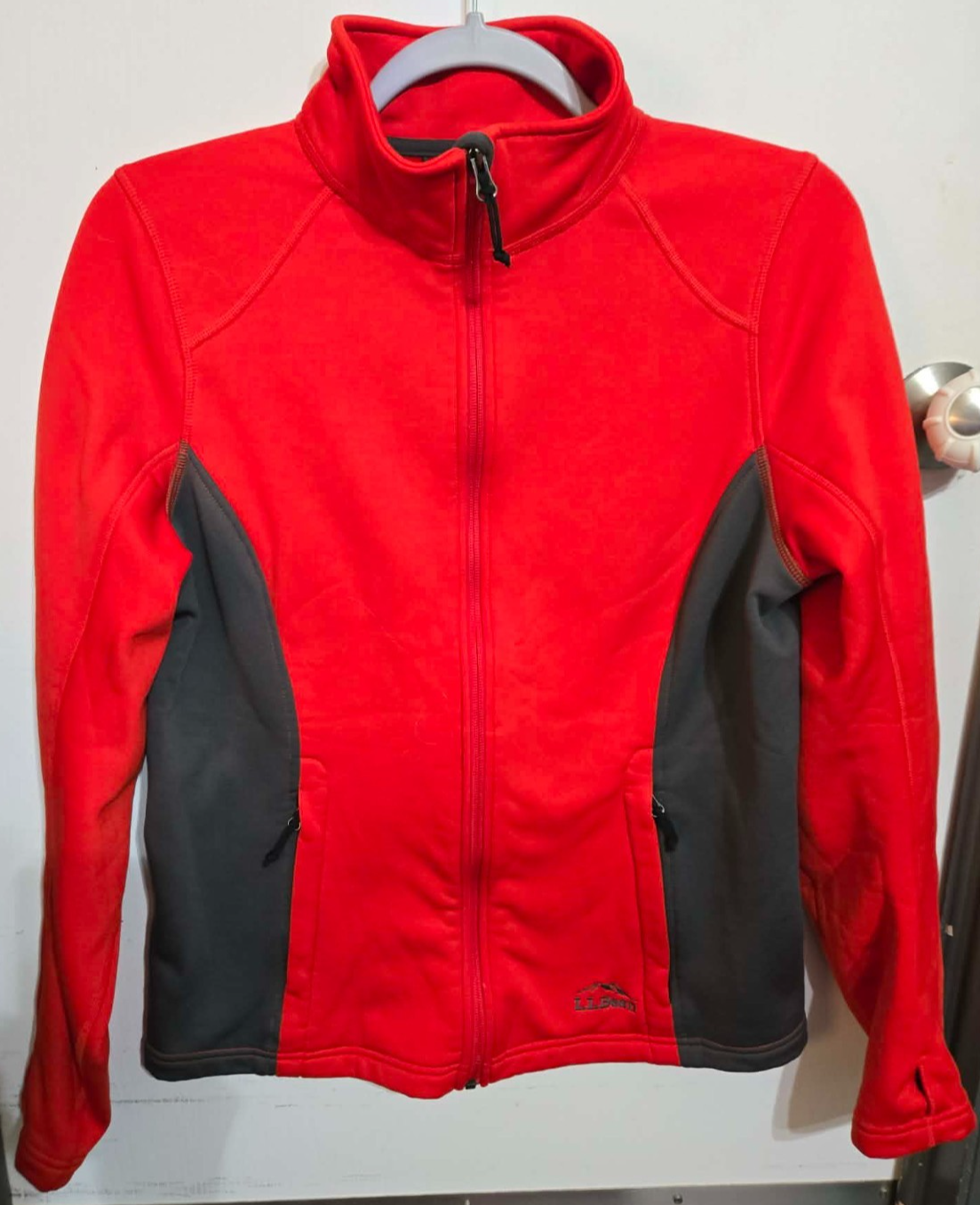 LL Bean Women’s Fleece Lined Warm Jacket Full Zip Pockets Thumb holes Med A800