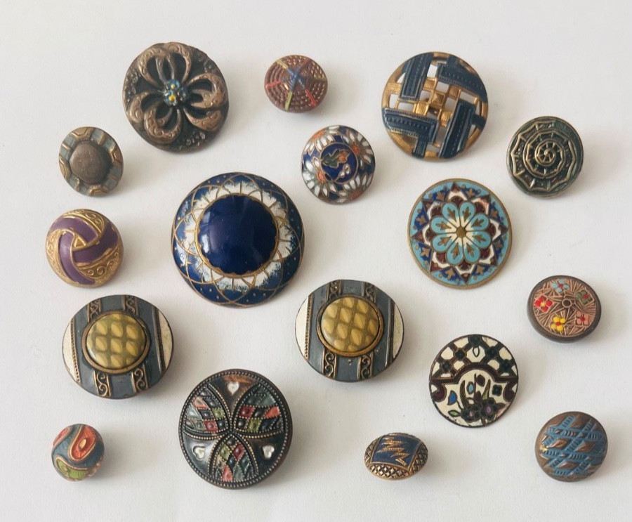 ANTIQUE  METAL ENAMEL WONDERFUL DESIGNS BUTTON LOT OF 18