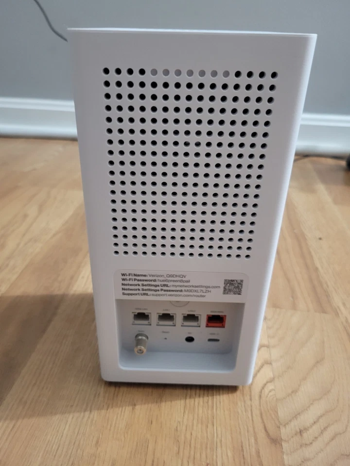 Verizon CR1000A 1000 Mbps 3 Port Wireless Router - White - No Charger - Image 2 of 4