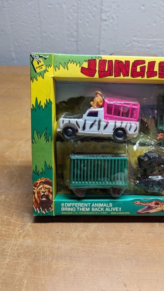 Madison Toys JUNGLE HUNT Land Rover Corgi Lions of Longleat Daktari Vintage New - Image 2 of 4