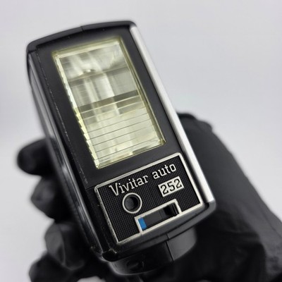 Vintage Vivitar Auto 252 Shoe Mount Camera Flash Photography Accessory Untested