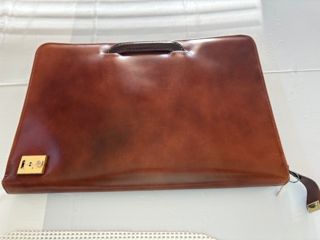 Portfolio Legal-Size Attache Brown Leather, Handles/Zipper, Spanish-Made Quality