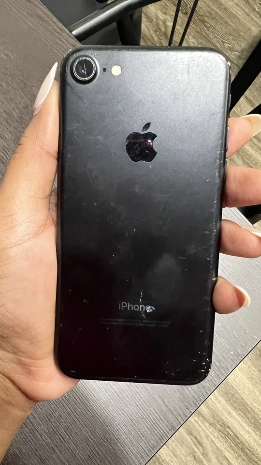 Apple iPhone 7 - 32 GB - Black (Boost Mobile) - Image 2 of 4