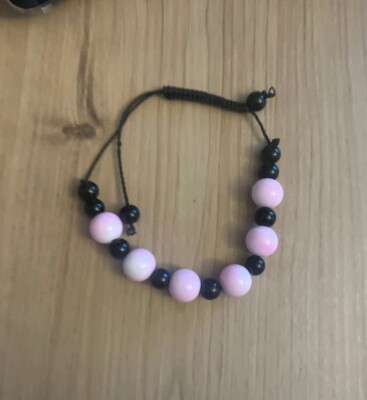 Handgefertigtes Armband rosa und schwarz Perlenarmband