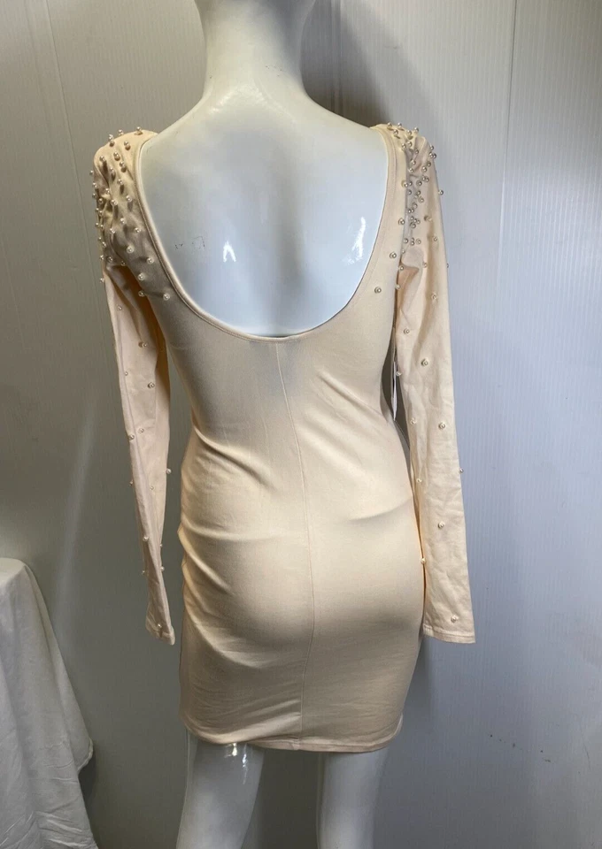Vestido Victoria’s Secret Moda Internacional Perlas Adornado Crema Seda Talla XS Foto 4 de 4