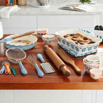 Pioneer Woman 20 Piece Bake and Prep Set with Baking Dish and