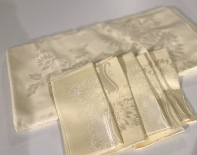 Vintage Damask Light Butter Yellow Tablecloth,  53 x 71 , 6 Napkins