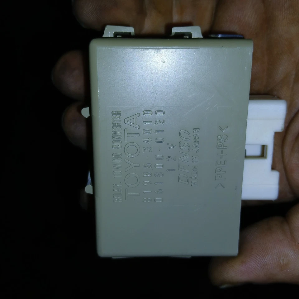 2000 2005 年丰田红杉牵引转换器继电器 81985-34010  — 第 2/2 张图片