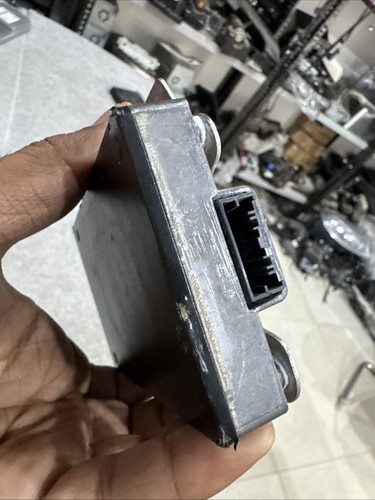 Volvo XC40 2020 Diesel Wireless charging module P32247782 110kW GENUINE - Picture 2 of 6