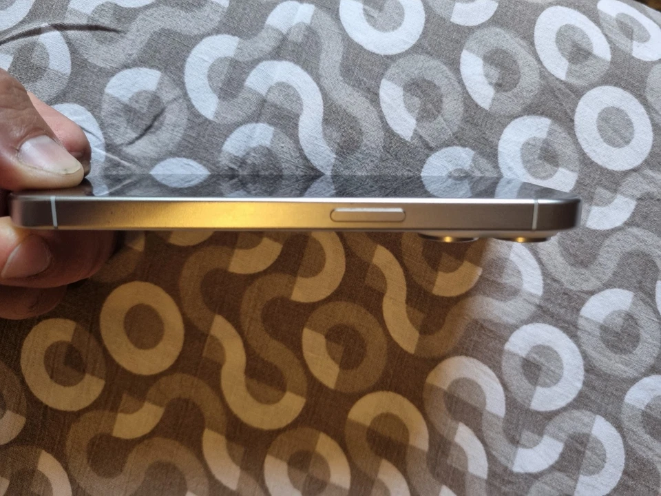 Apple iPhone 15 Pro · 128GB, foto 4 di 5