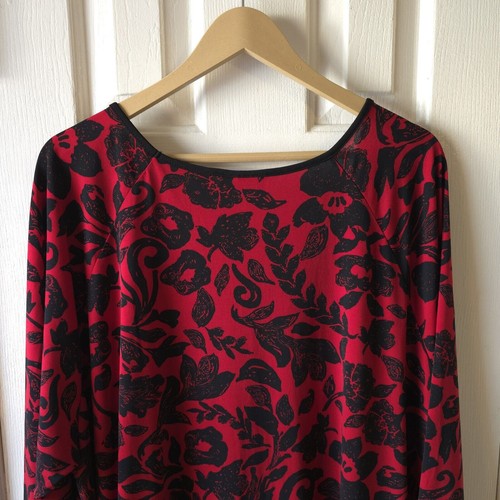 Susan Graver Liquid Knit Floral Top 3/4 Raglan Sleeve Red Black Tie At Waist - Picture 11 of 11