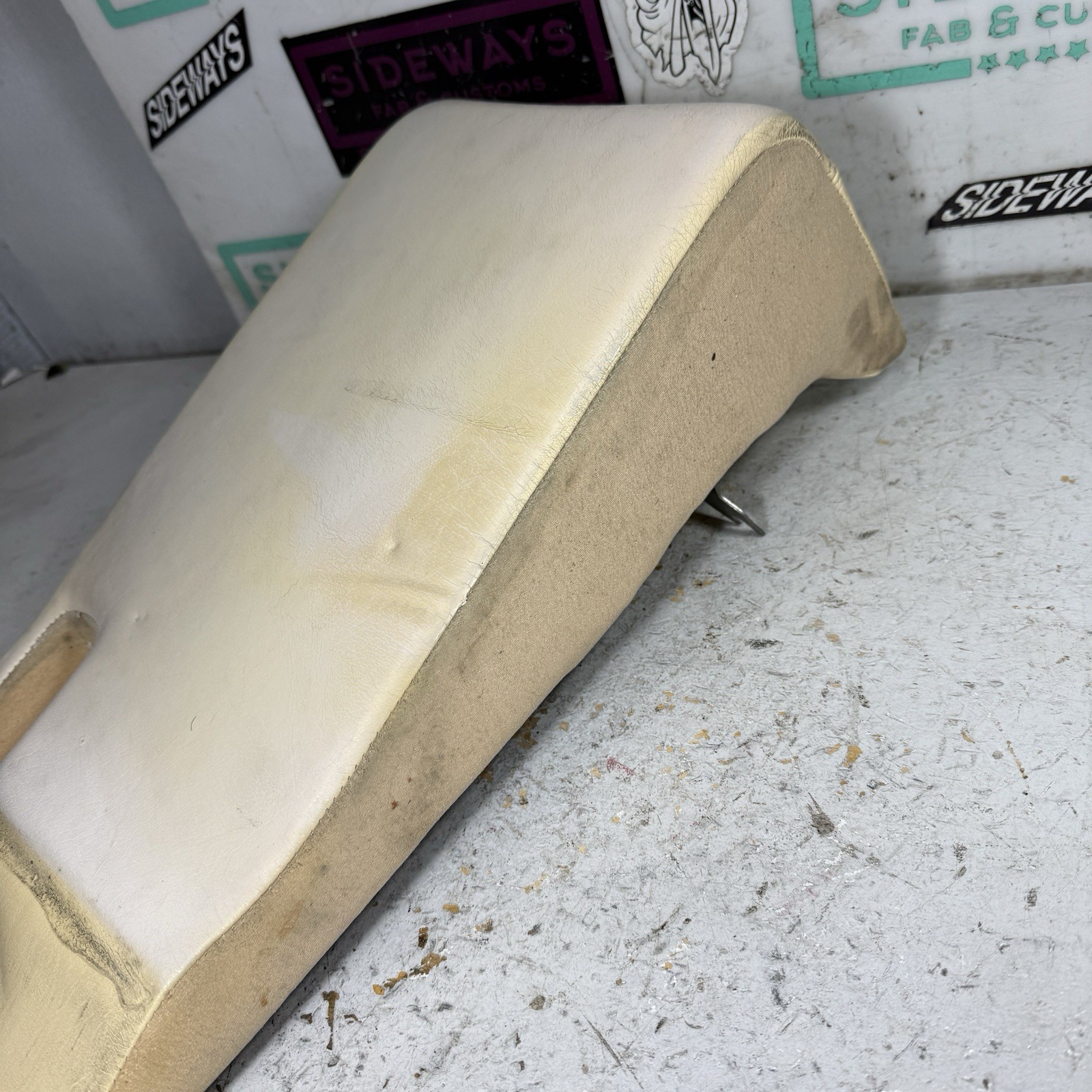 04-08 Maserati Quattroporte Rear Center Seat Bottom Cushion M139 Cuoio