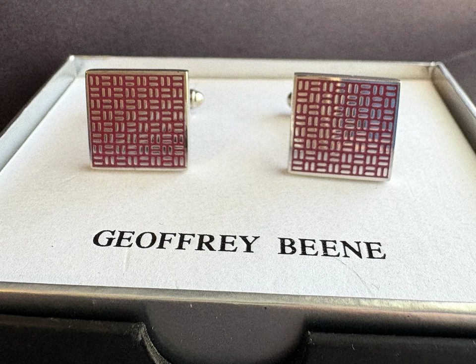 Gemelos Geoffrey Beene para hombre esmaltados plateados y rojos cuadrados geométricos clásicos Foto 2 de 4