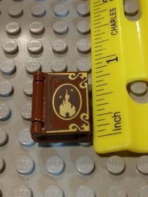 LEGO Minifigure Book Disney Castle with Gold Trim  (Set# 71040)