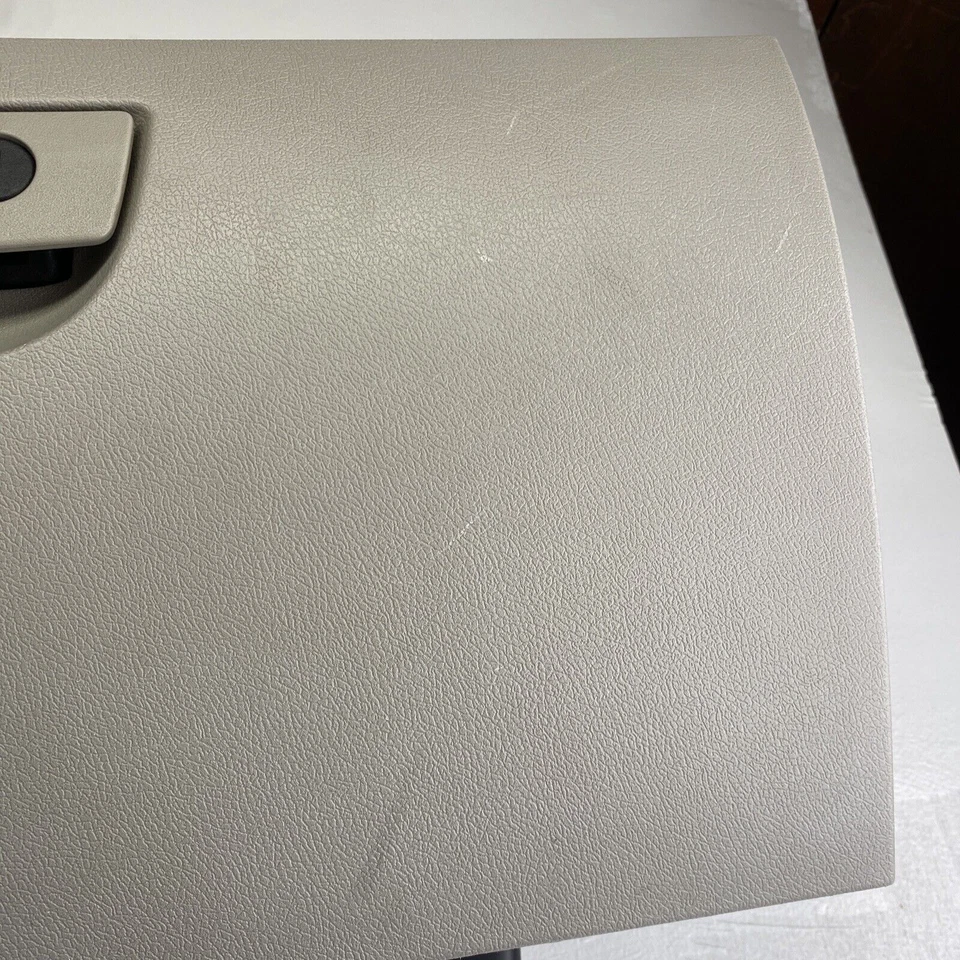 Conjunto de guantera Chrysler 300 Touring 2005-2007 GUEUZ80BD1AC OEM Foto 4 de 4