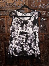 Simply Vera Wang Size M Black Floral Sleeveless Chiffon Him Polyester Tunic