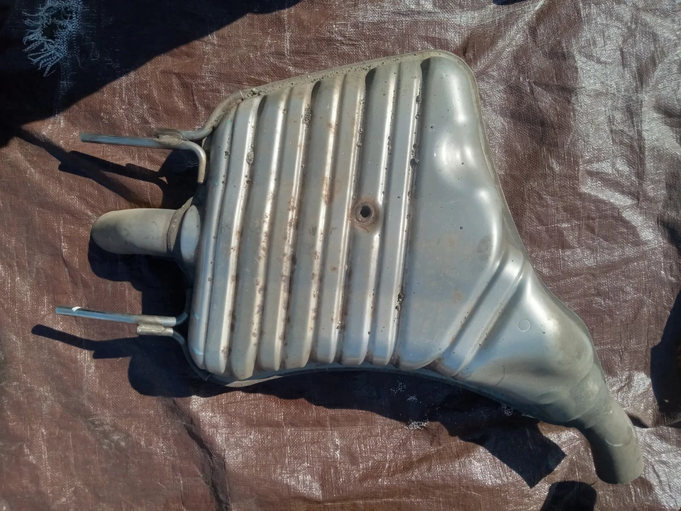 2007 - 2011 Mercedes Benz S Class W221 S550 Muffler Silencer Exhaust Rear Lh Rh - Image 3 of 4