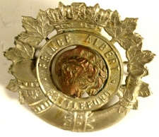 WWII Era Prince Albert Rattleford Regiment Canada Hat Badge Pin Buffalo Original
