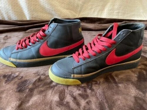 Nike Dunk Blazer Zoo York Mid Sneaker 306800 061 Black Red Gold