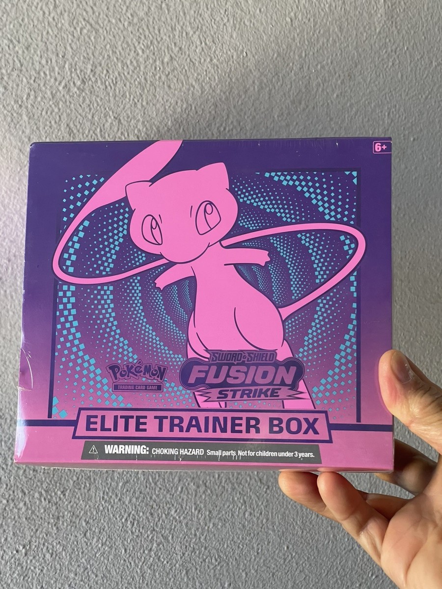 Pokémon TCG 2021 Sword & Shield: Fusion Strike Elite Trainer Box