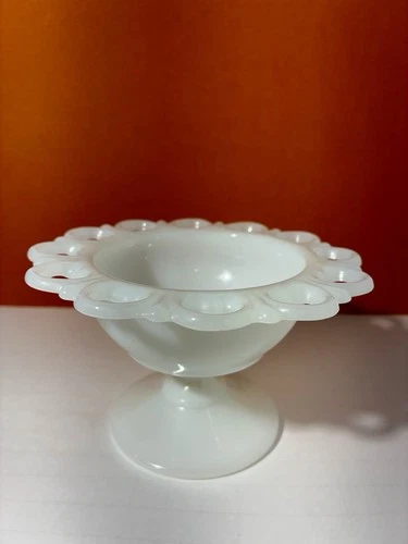 VTG Anchor Hocking Milk glass Lace Edges Pedestal Candy Dish/Compote Dish