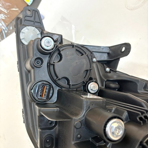 OEM 8310208C00 Head Lamp Light Assy RH 1p For 2013 2017 Ssangyong Rexton W - Picture 7 of 10
