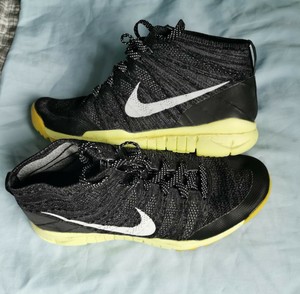 nike flyknit chukka boot