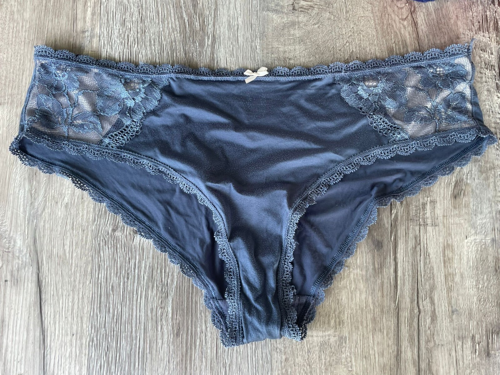 Vintage Victoria's Secret Silky Satin Smooth Hip Hugg… Gem