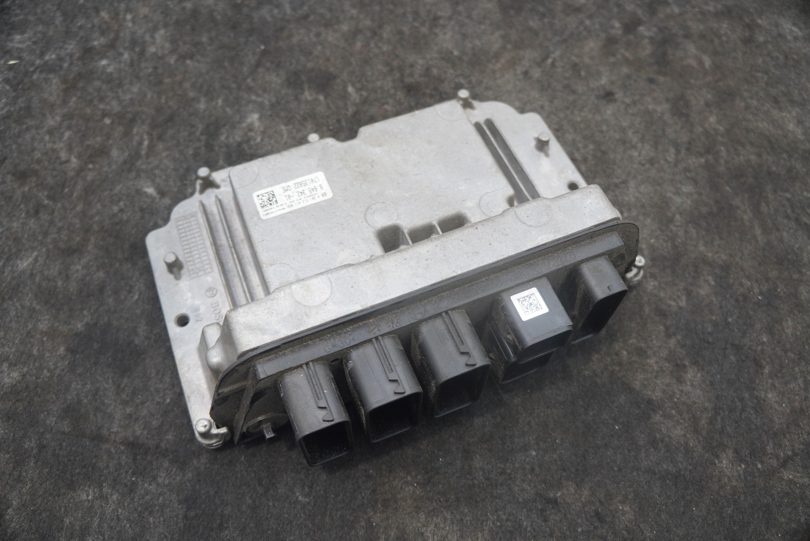 Gasoline Engine Computer Control Module ECU 12148645342 OEM BMW i8 2014-17