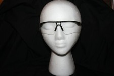 Honeywell S0500X Uvex bagnetowe okulary ochronne z czarno-szarą ramką i przezroczystymi