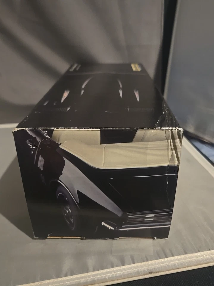 *READ*EXACT DETAIL 1:18 SCALE 1967 PONTIAC FIREBIRD DIECAST! RARE BLACK. - Image 3 of 4