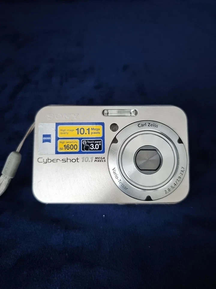 Sony Cyber-shot DSC-N2 Digital Camera 10.1MP 3x Optical Zoom CCD