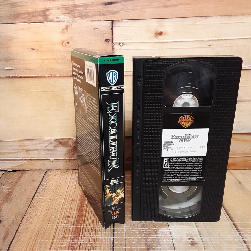 Excalibur VHS Used 1981 Fantasy Adventure King Arthur Merlin Sword Warner Bros Foto 3 de 4