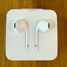 NEW Apple EarPods w/ Lightning Connector OEM Wired Earbuds Headphones   unused