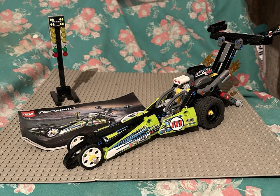 LEGO Technic 42103 Dragster, foto 1 di 2